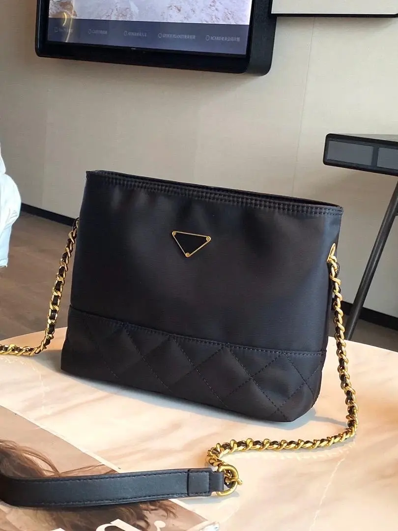 Quilted Chain Shoulder Bag
