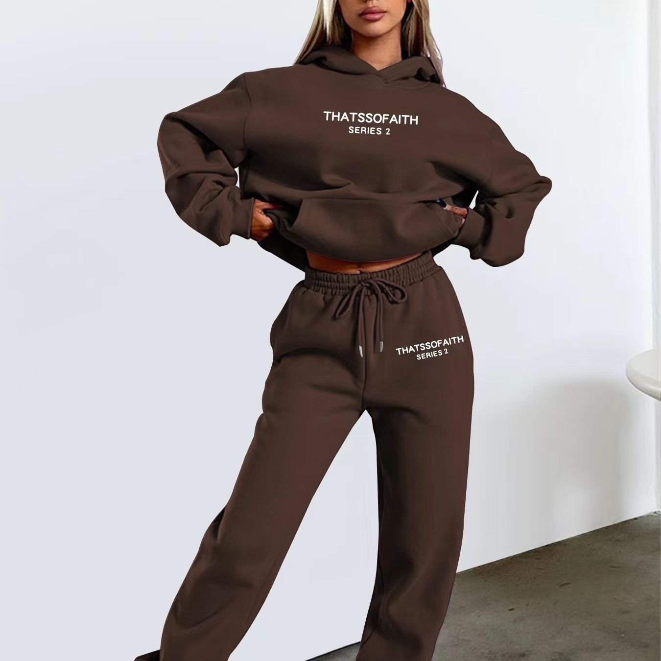 Ensemble Sweat à Capuche et Pantalon de Survêtement Marron Élégant