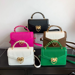 Heart-Shaped Chain Bag