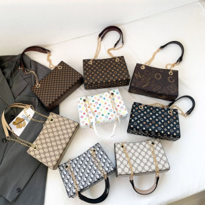 Elegant Patterned Chain Handbag