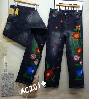 Stylish Embroidered Boyfriend Jeans